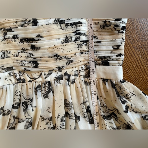 Strapless Erin Erin Featherstone floor length gown in floral print - Picture 5 of 10